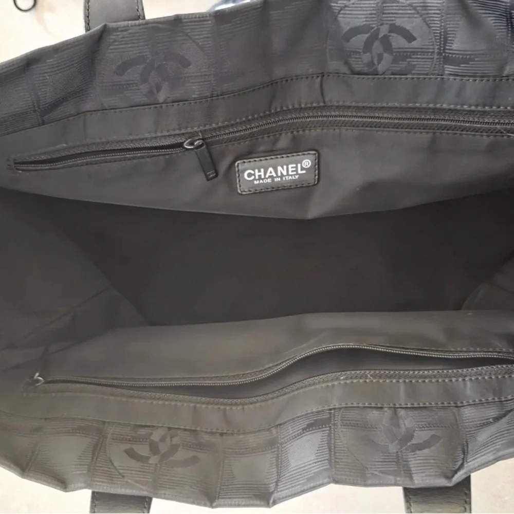 CHANEL Black Travel Line Quilted Bag and Wallet with Generic Bow - Picture 6 of 10